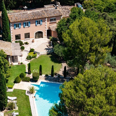 LE CLOS DES CYPRES chambre d'hôte Golf Nîmes Campagne