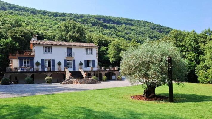 Mas La Solarie - Piscine & Rivière privée gîte à louer Maruéjols