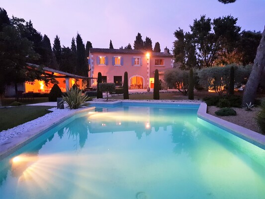 LE CLOS DES CYPRES chambre d'hôte Mas de Dézeaumes